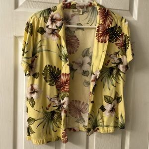 Women’s vintage Hawaiian shirt size medium